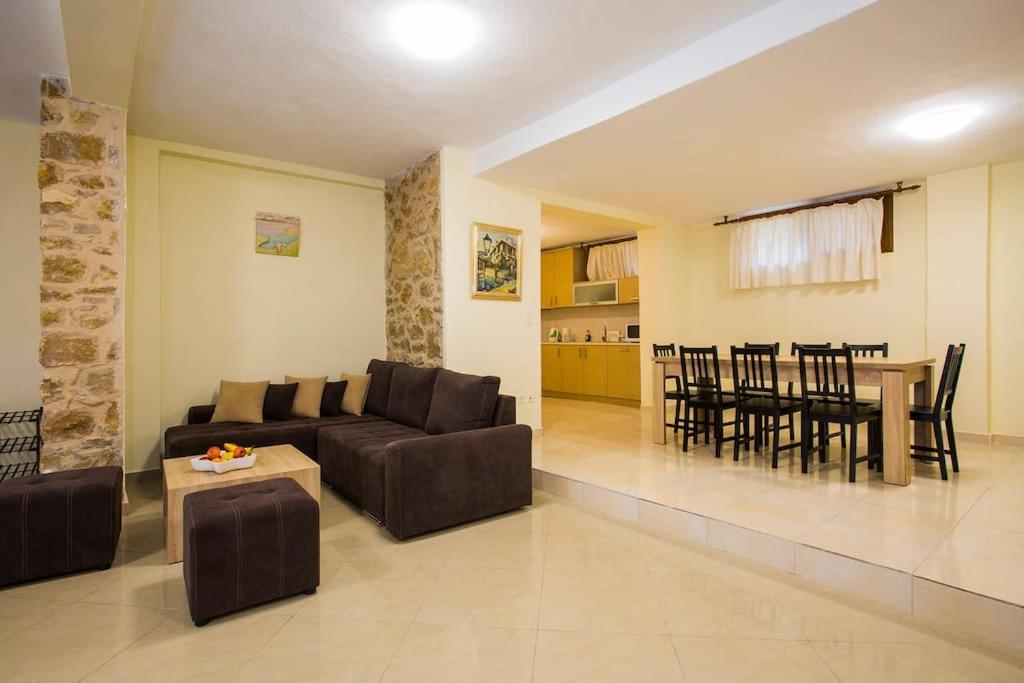 Petrini Spiti Villa Пиргадикия Екстериор снимка