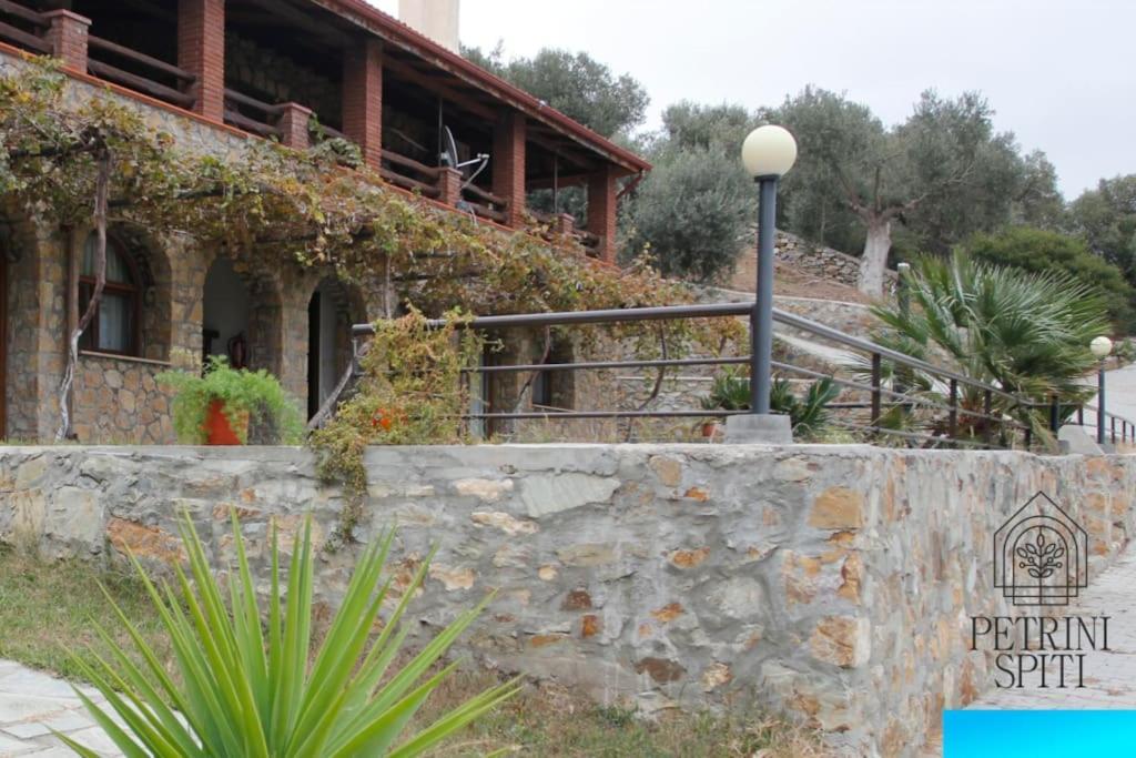 Petrini Spiti Villa Пиргадикия Екстериор снимка